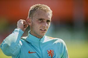 镜报：维拉将签下布雷斯特门将比佐特，交易预计在周末完成